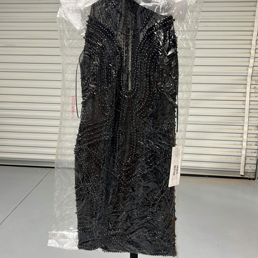 Stunning Jovani Mini dress. Color is Black. Size 12. - Picture 4 of 5
